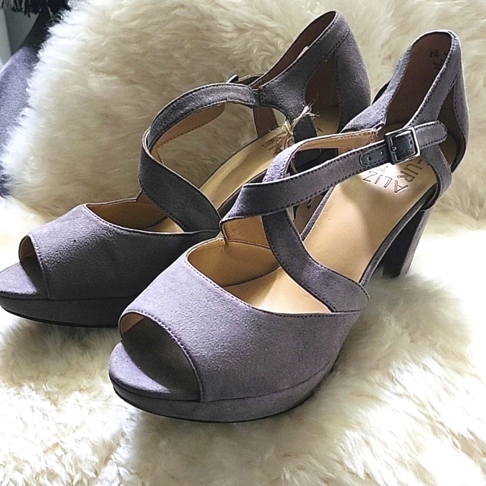 Naturalizer Elise block high Heels